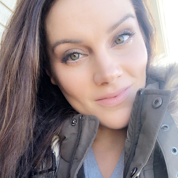 Meet your Posher, Danielle - Picture 1 of 1